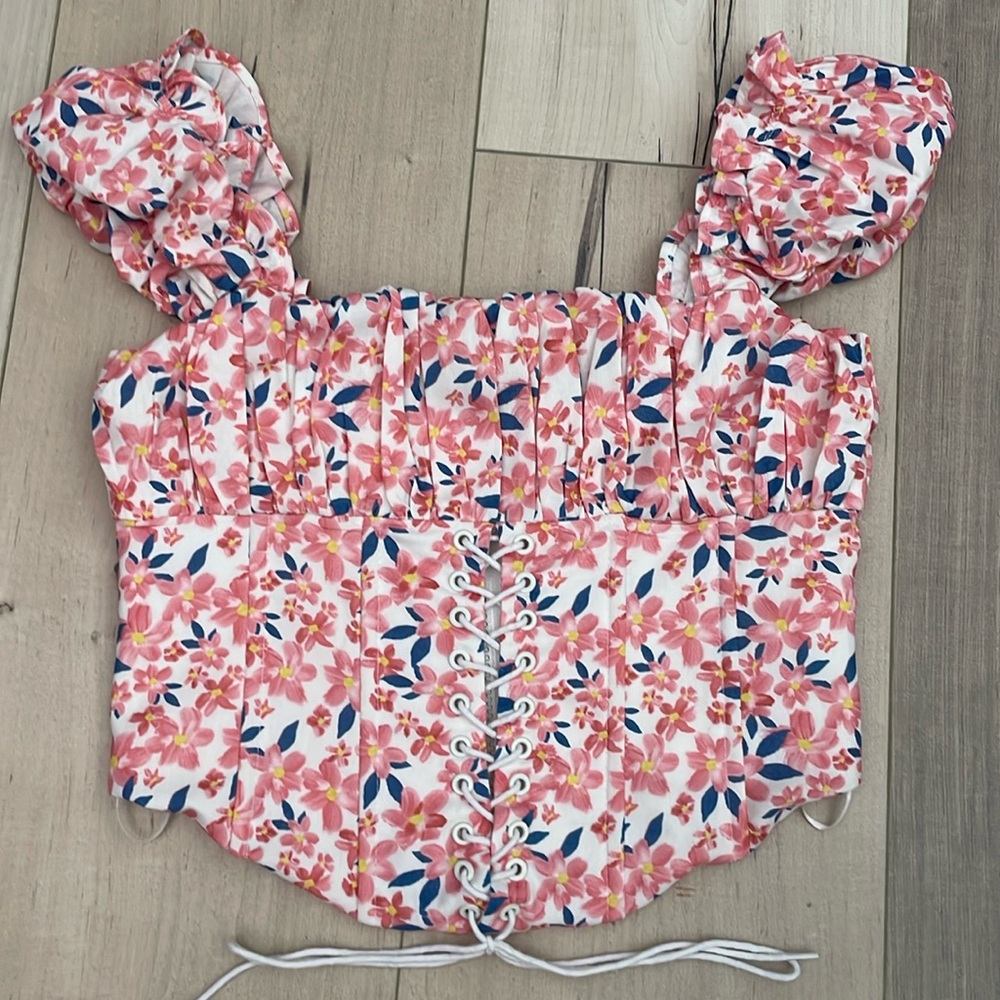 Princess Polly Floral Top, size 2